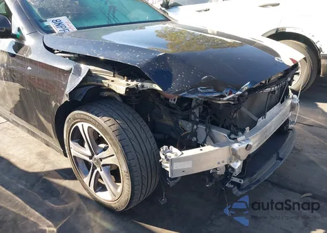 2020 Mercedes-Benz E 350 z USA, uszkodzony, nr VIN WDDZF8DB9LA733684